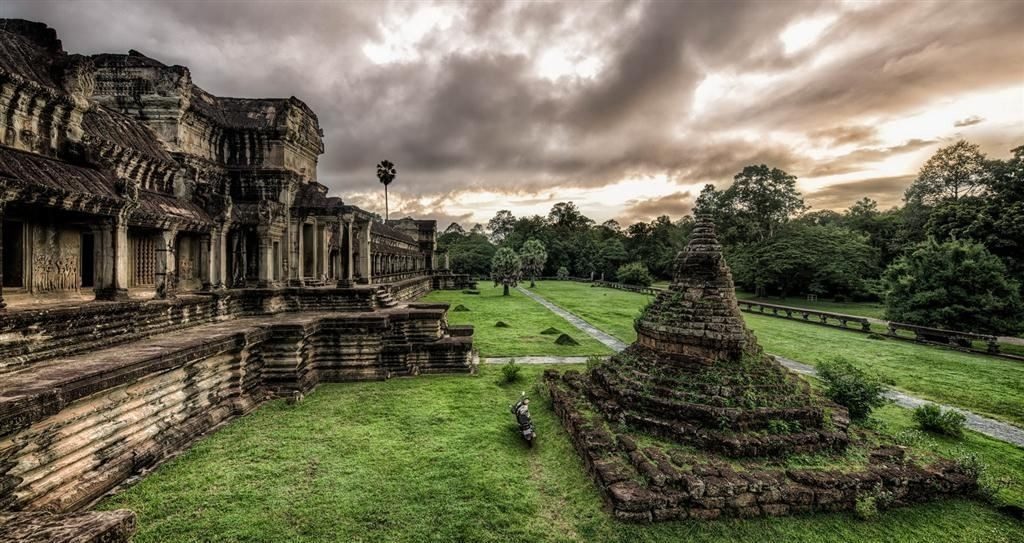 Laser Scanning Reveals the Hidden City of Angkor Wat